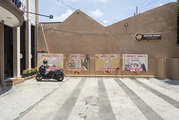 reddoorz hostel near malang train station 3