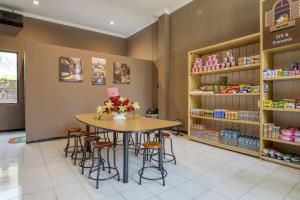 reddoorz hostel near malang train station 3