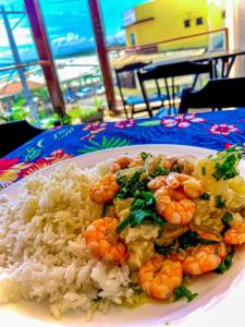 pe na areia beach hostel