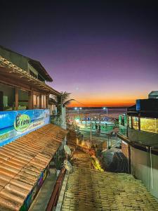 pe na areia beach hostel