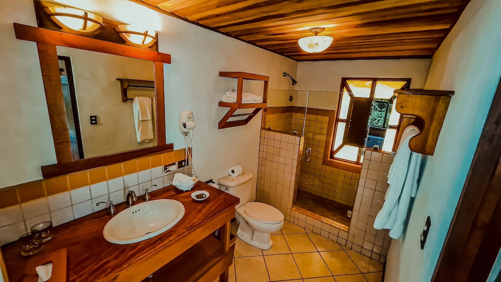 villa blanca cloud forest hotel retreat