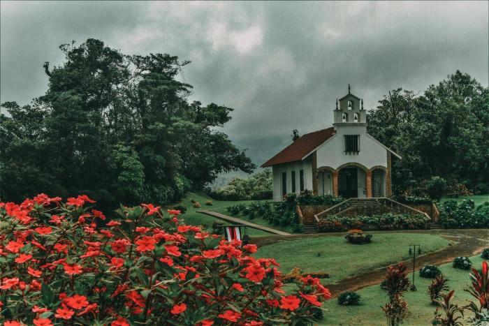 villa blanca cloud forest hotel retreat