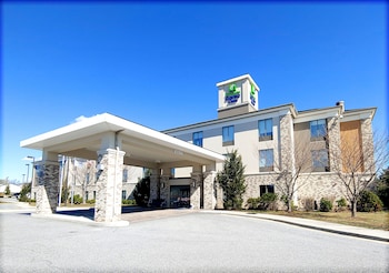 holiday inn express and suites clear spring by ihg