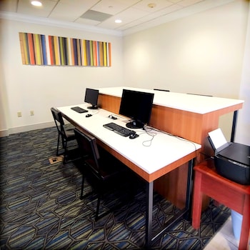 holiday inn express and suites clear spring by ihg