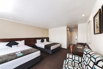 quality hotel lincoln green