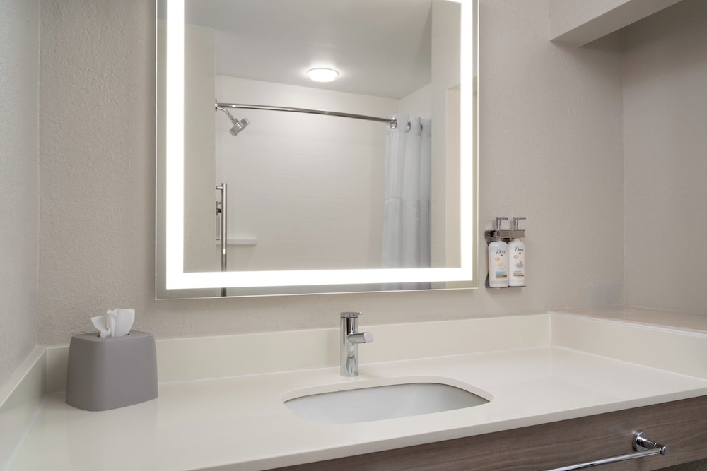 holiday inn express and suites chaffee jacksonville west by ihg