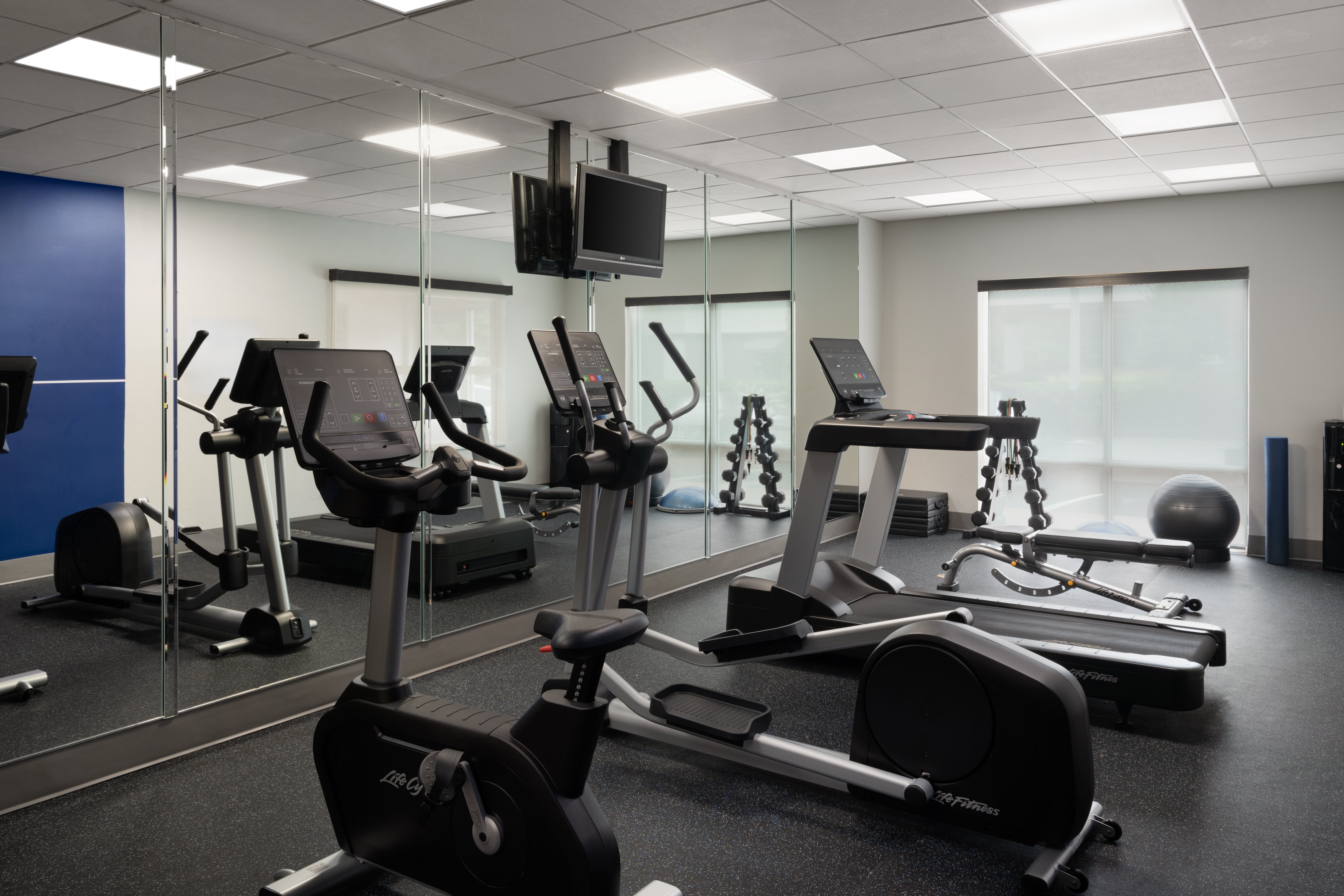 holiday inn express and suites chaffee jacksonville west by ihg