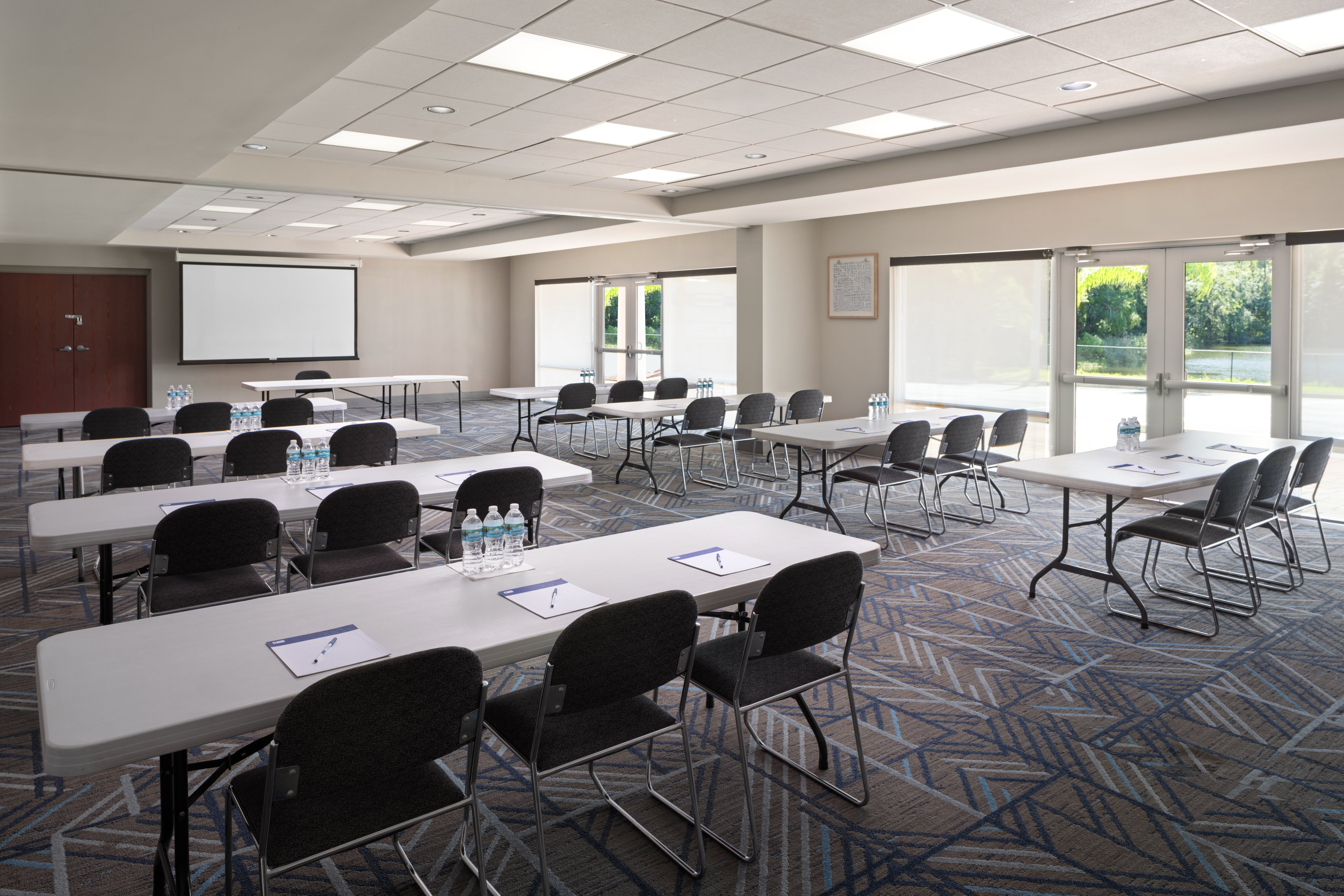 holiday inn express and suites chaffee jacksonville west by ihg