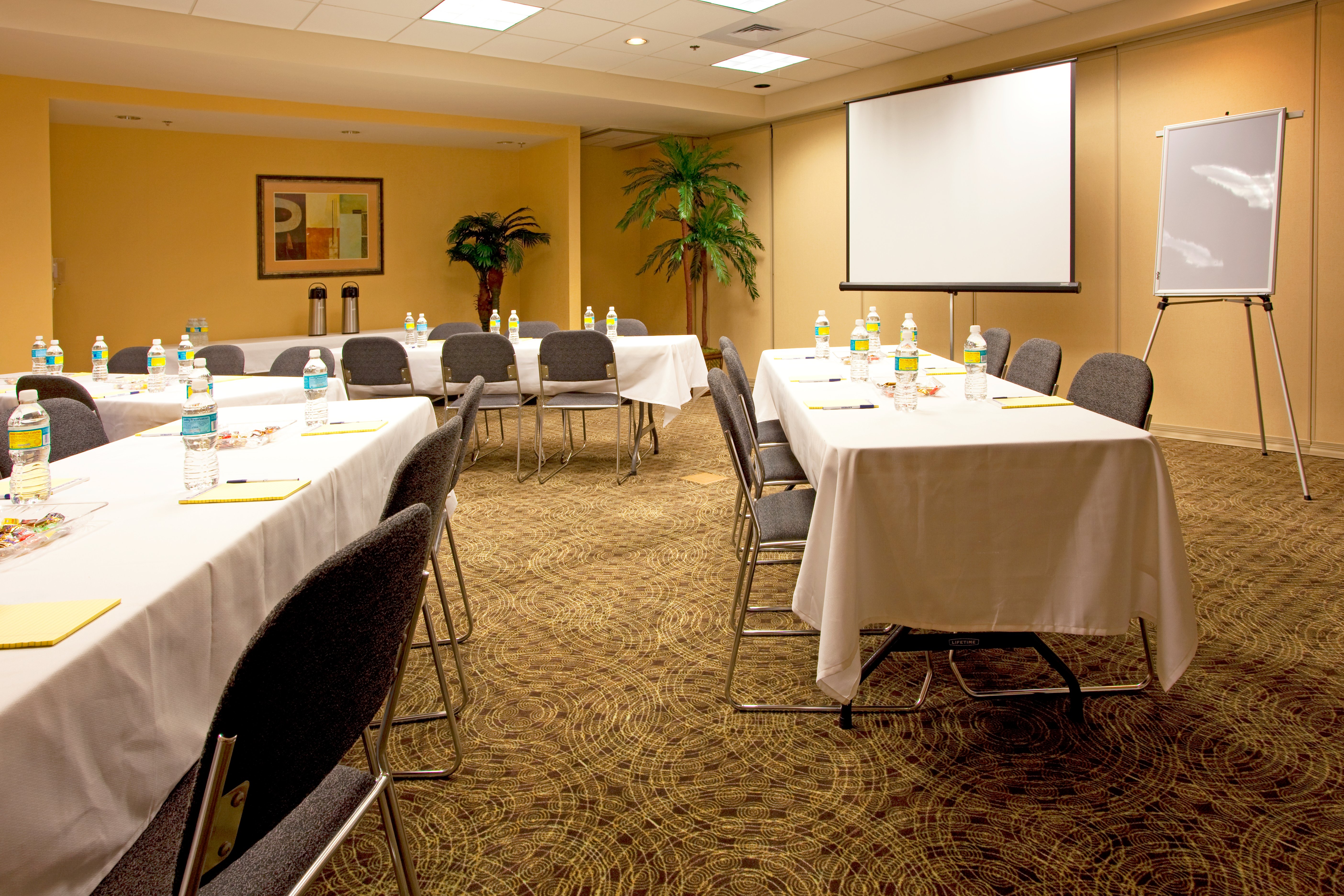 holiday inn express and suites chaffee jacksonville west by ihg