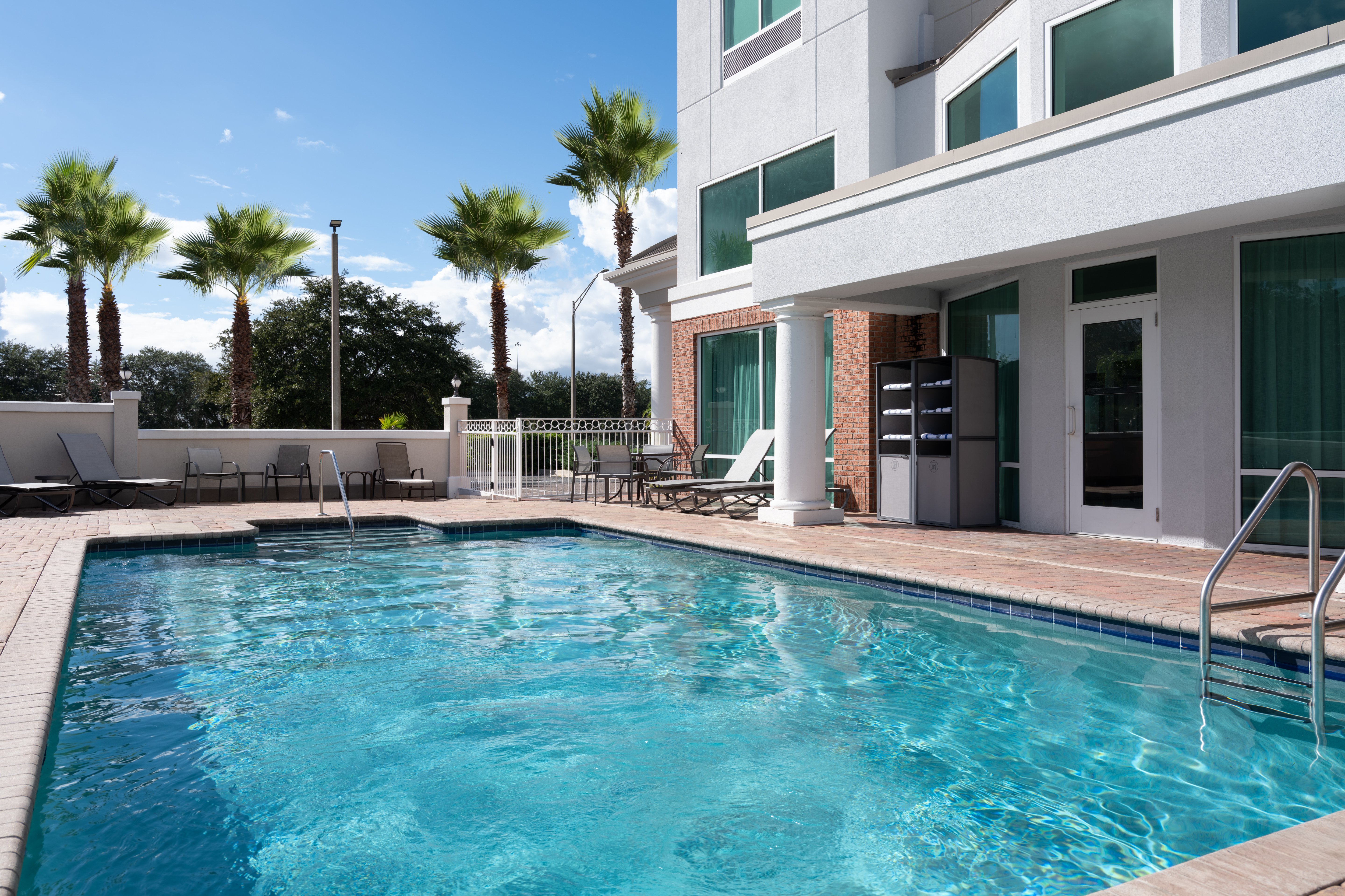 holiday inn express and suites chaffee jacksonville west by ihg