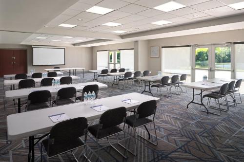 holiday inn express and suites chaffee jacksonville west by ihg