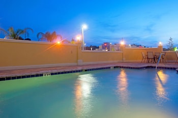 Holiday Inn Express & Suites Chaffee-Jacksonville West By Ihg,Near Crystal Springs Park,3 star