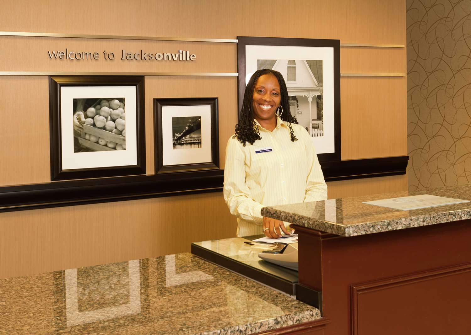 hampton inn suites jacksonville airport