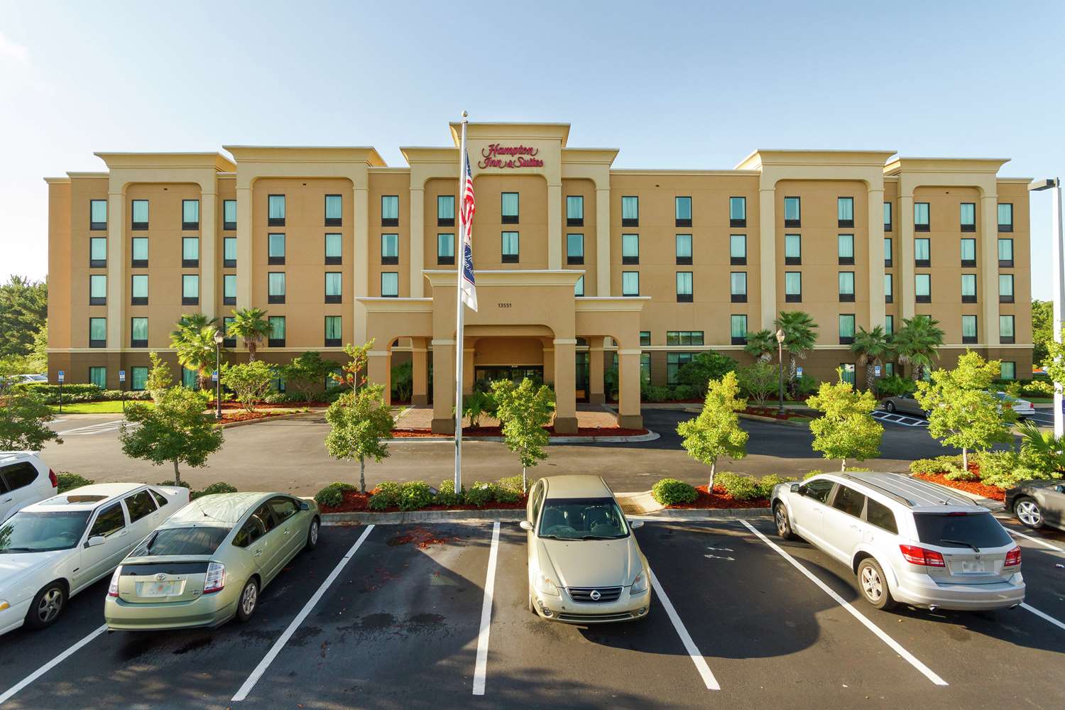 hampton inn suites jacksonville airport