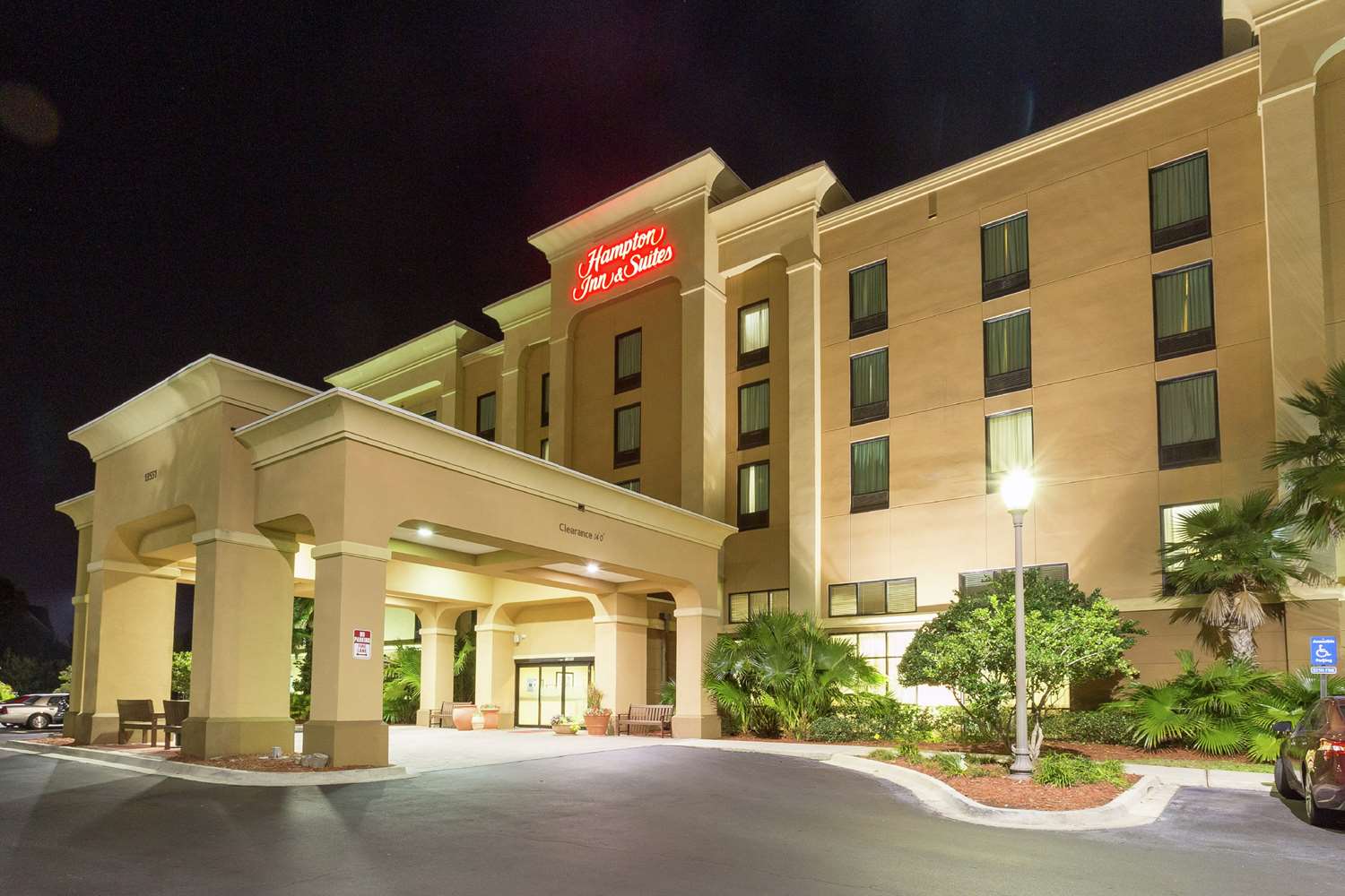hampton inn suites jacksonville airport