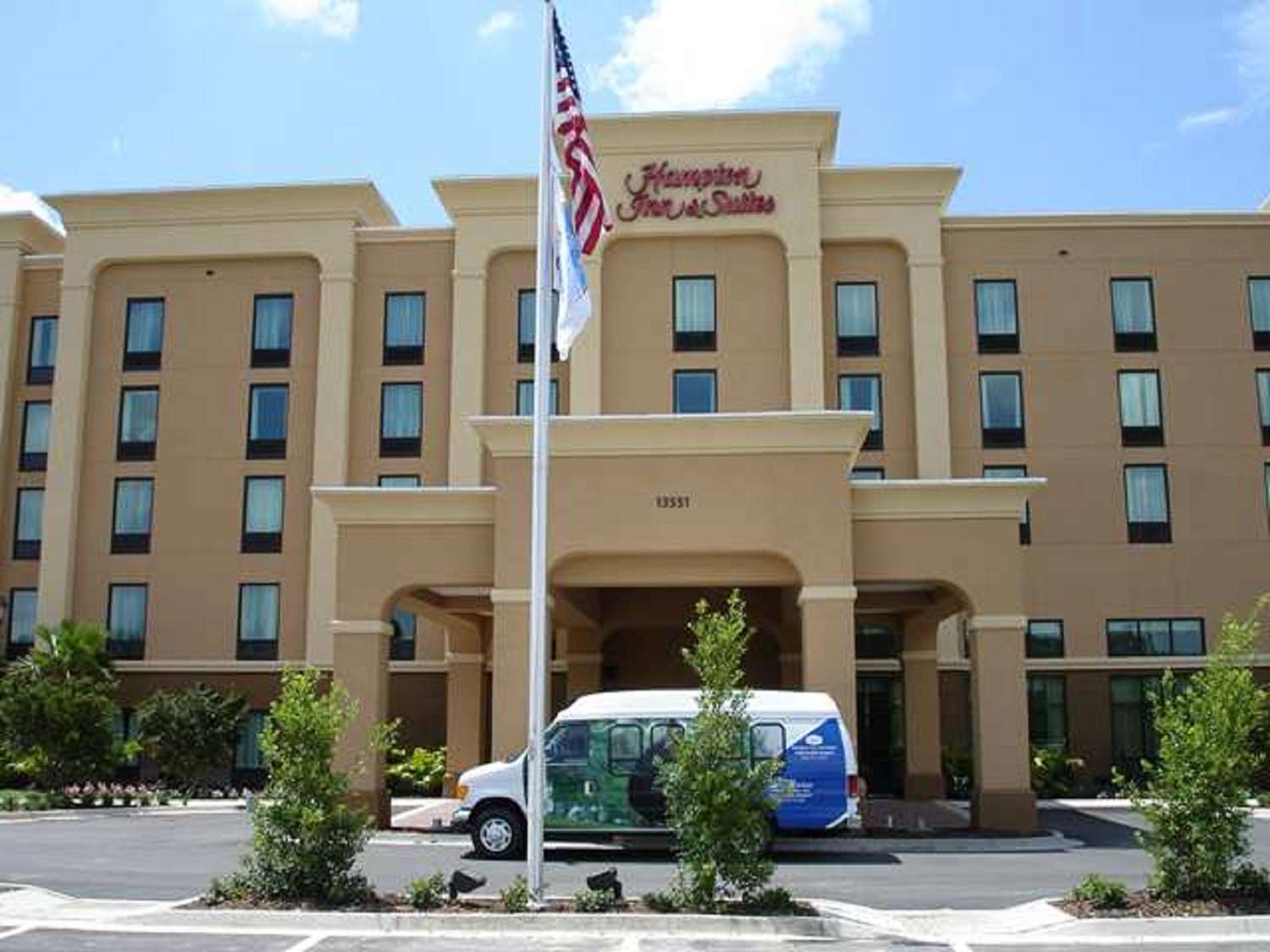 hampton inn suites jacksonville airport