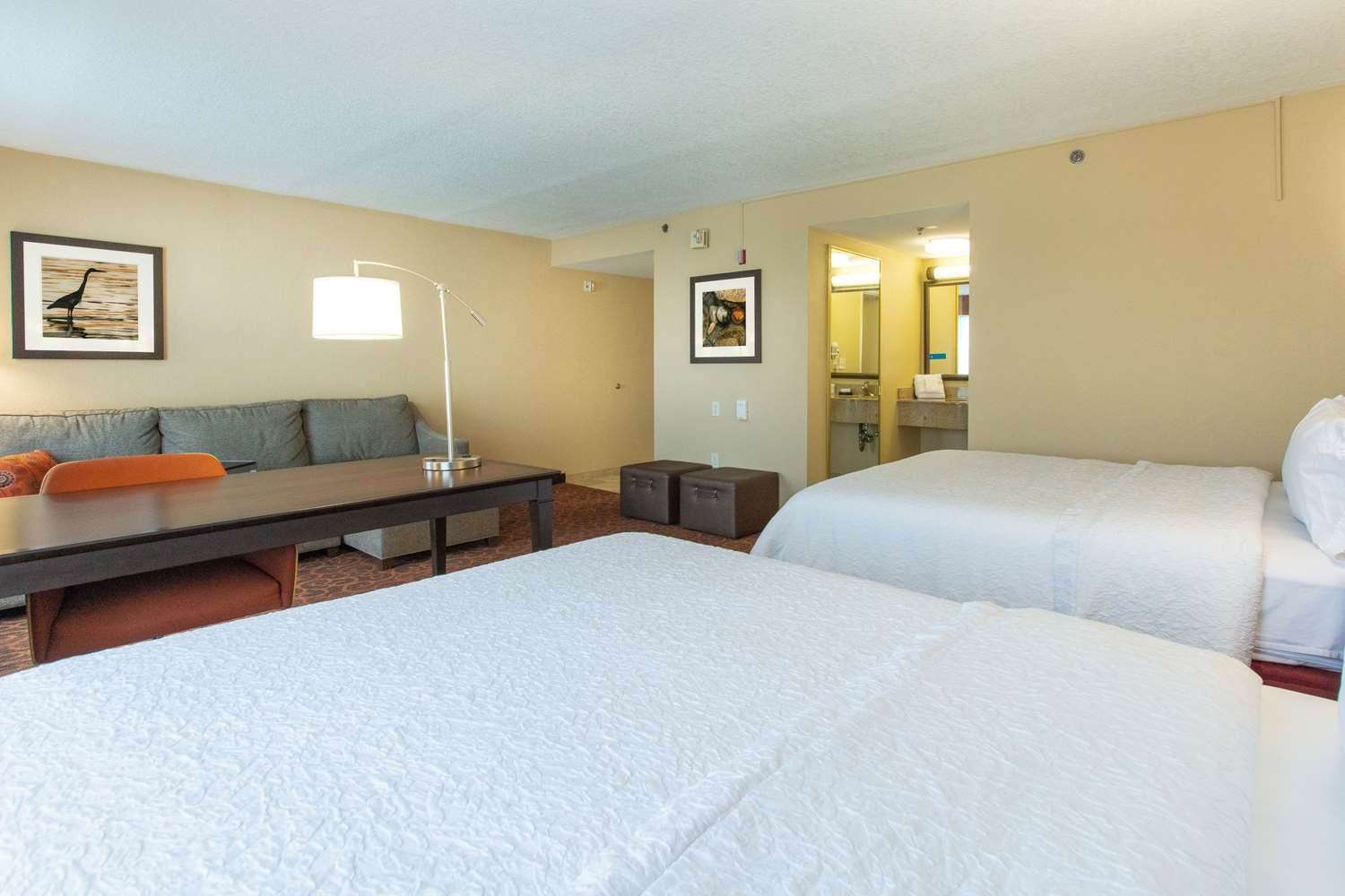 hampton inn suites jacksonville airport
