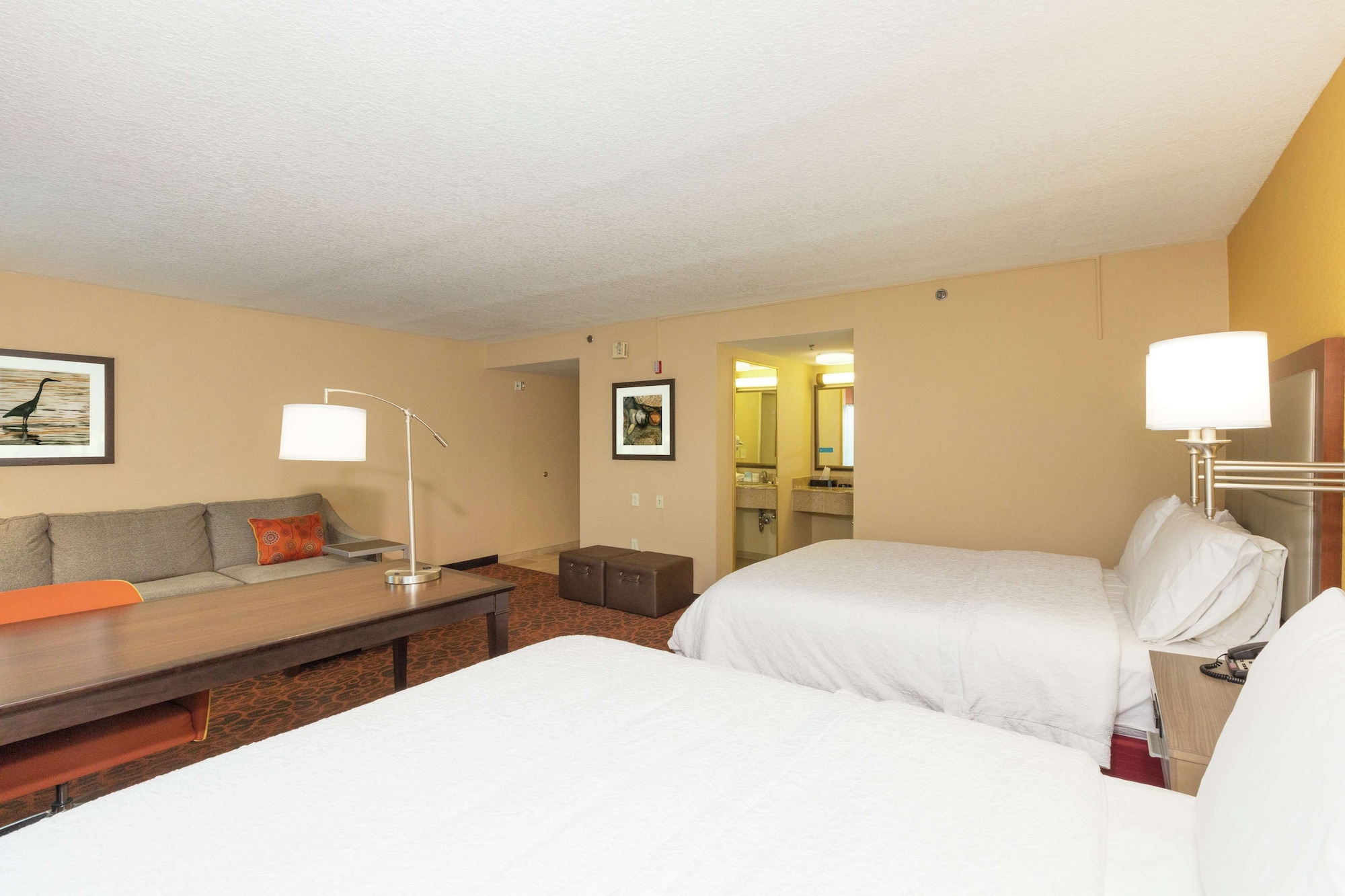 hampton inn suites jacksonville airport