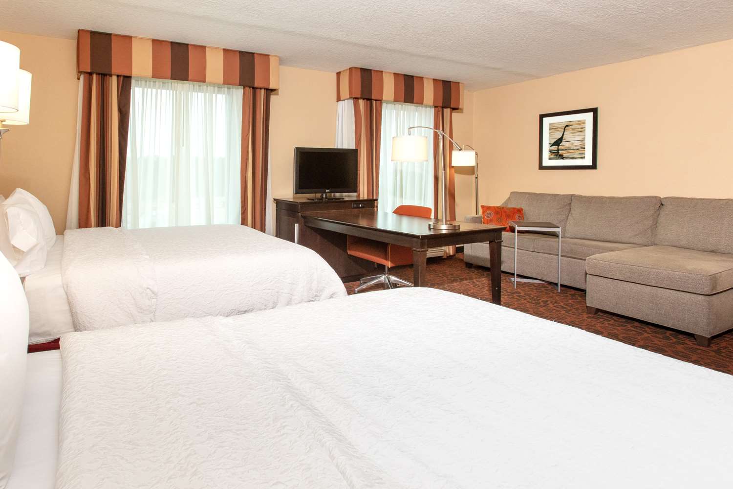 hampton inn suites jacksonville airport
