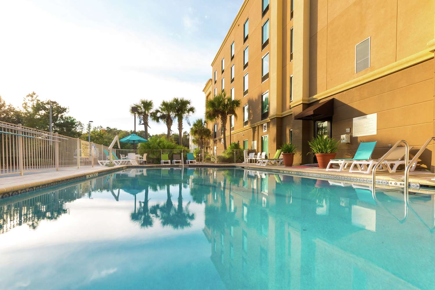hampton inn suites jacksonville airport