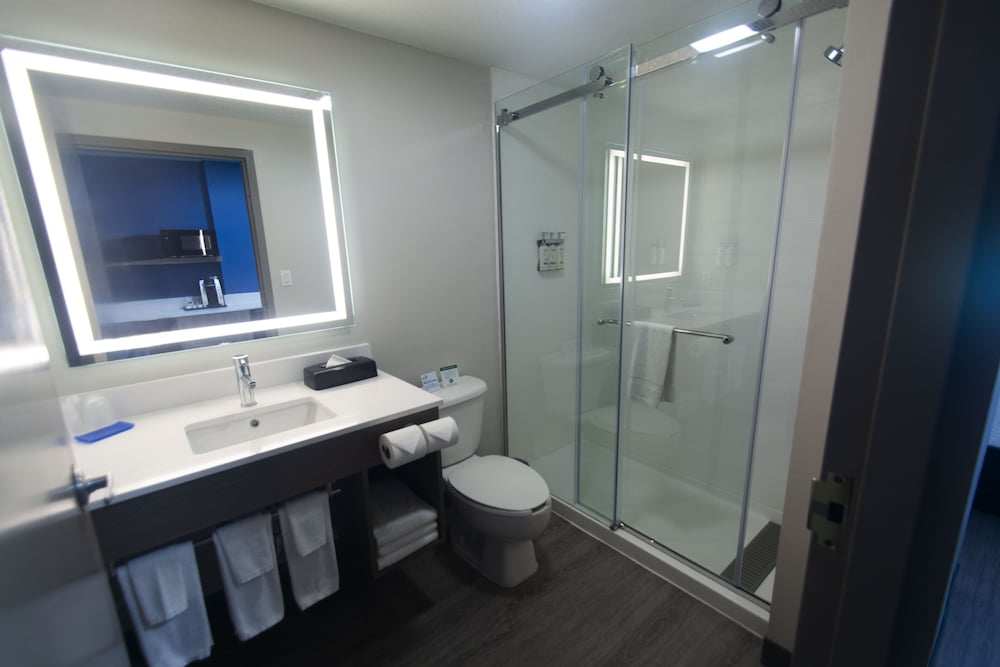holiday inn express and suites cocoa by ihg