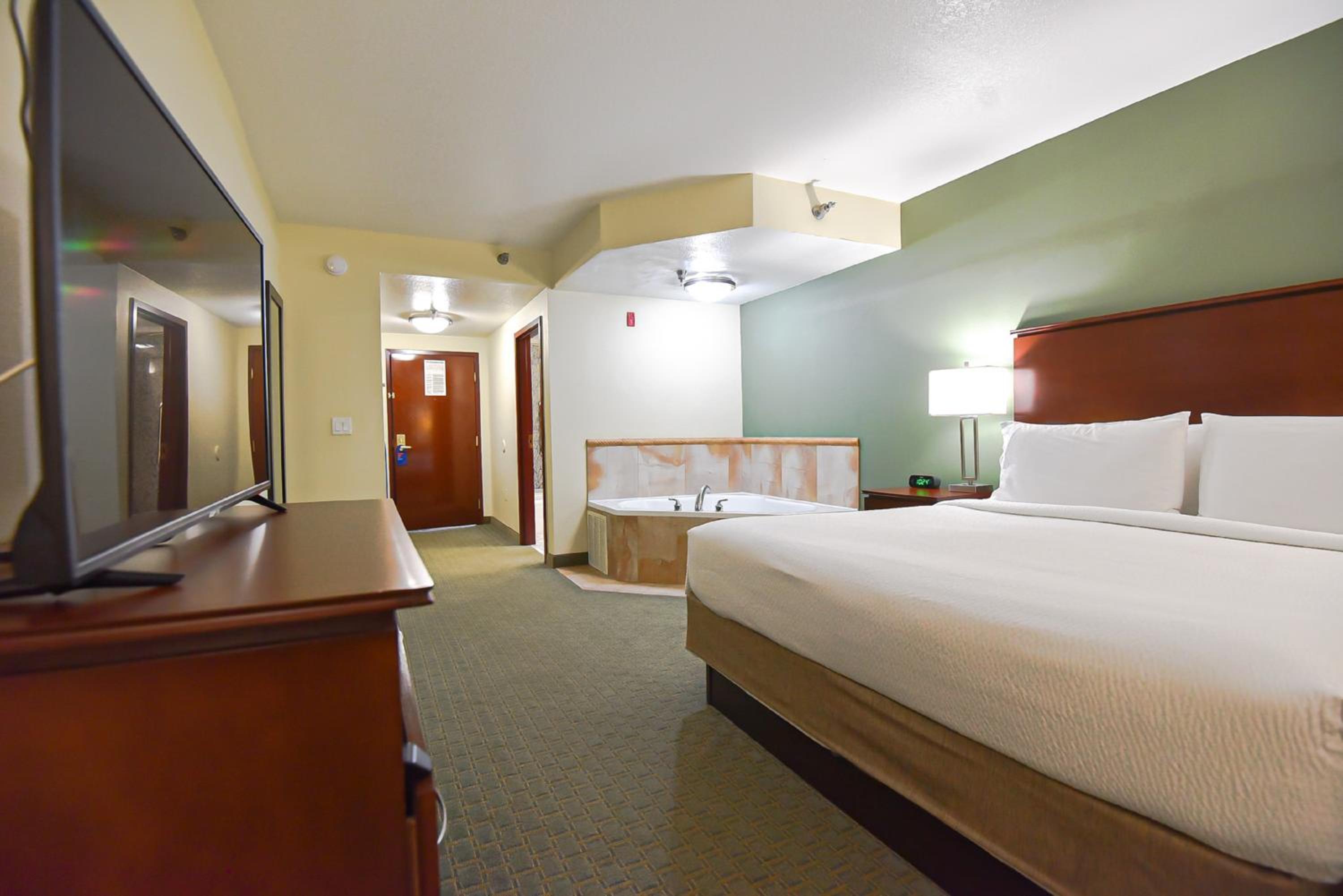 holiday inn express and suites cocoa by ihg
