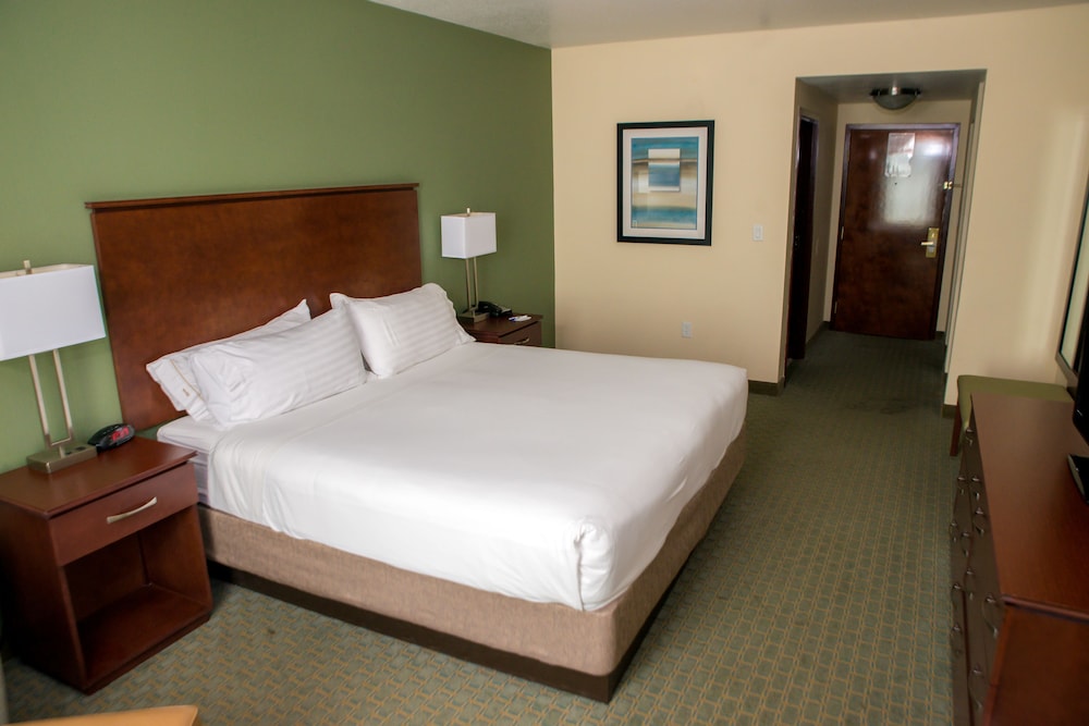 holiday inn express and suites cocoa by ihg