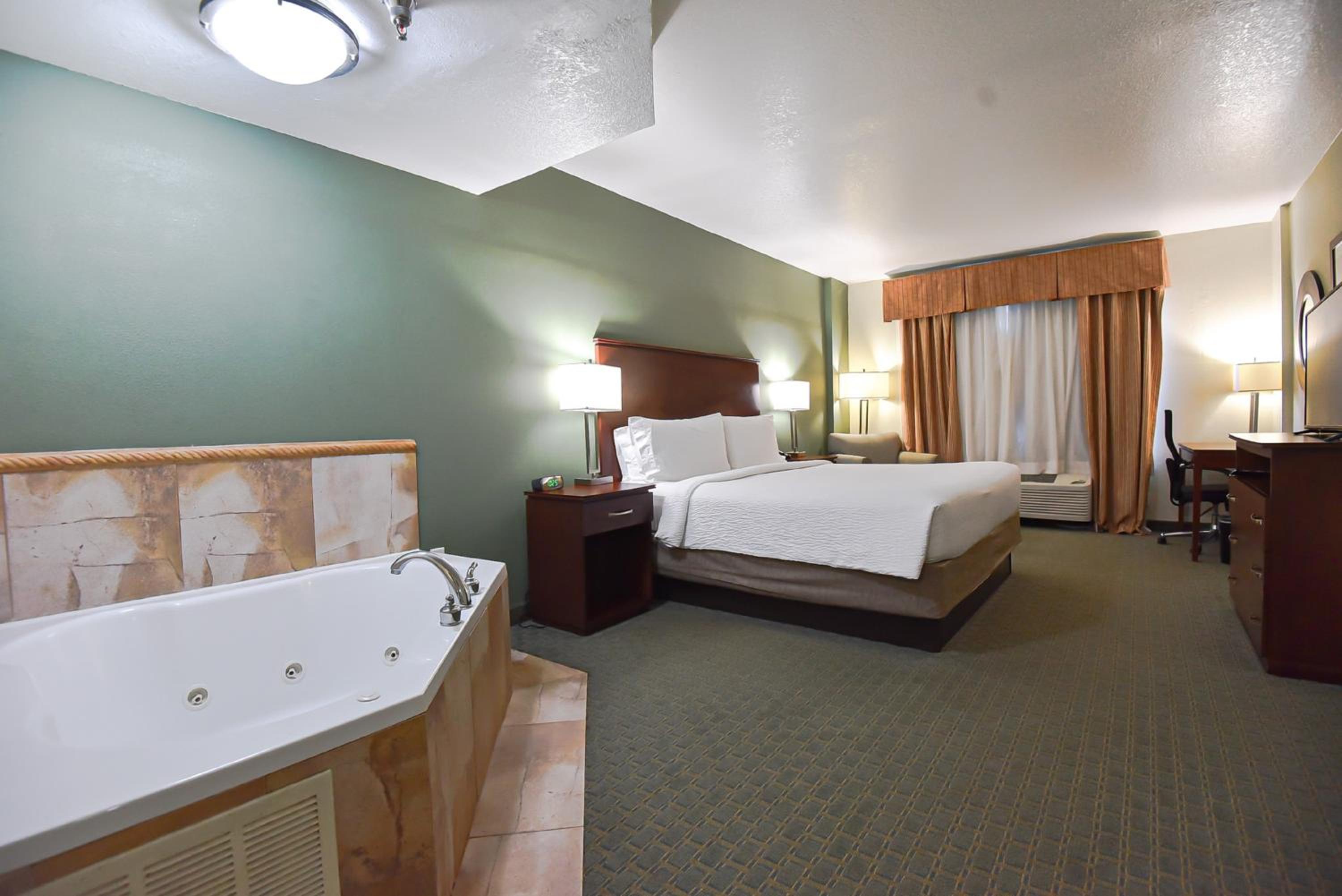 holiday inn express and suites cocoa by ihg