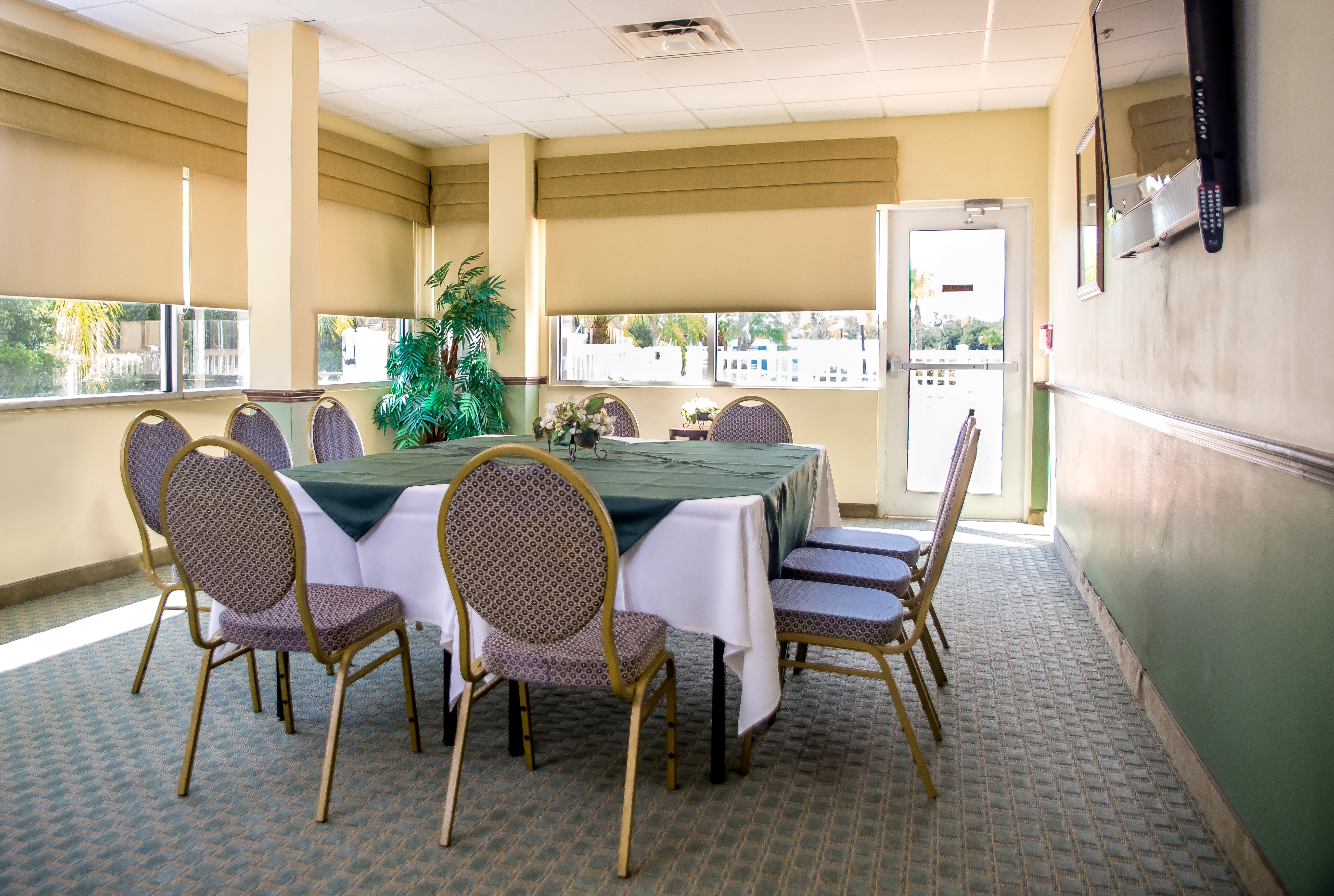 holiday inn express and suites cocoa by ihg