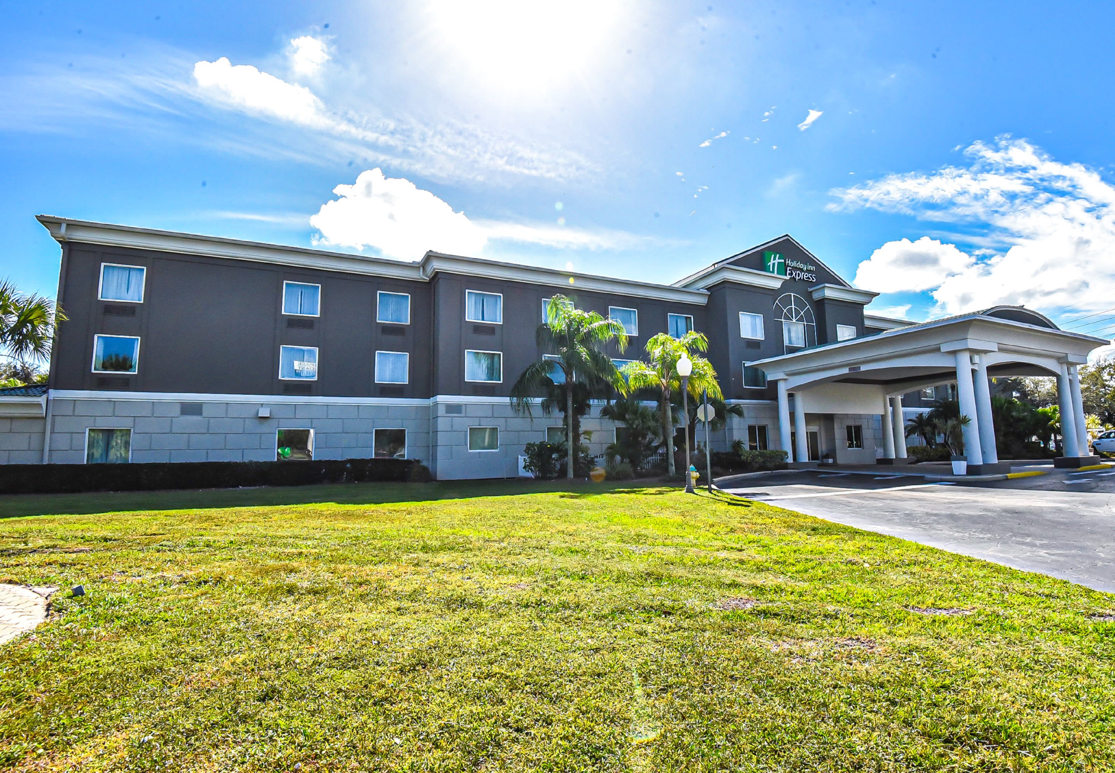 holiday inn express and suites cocoa by ihg