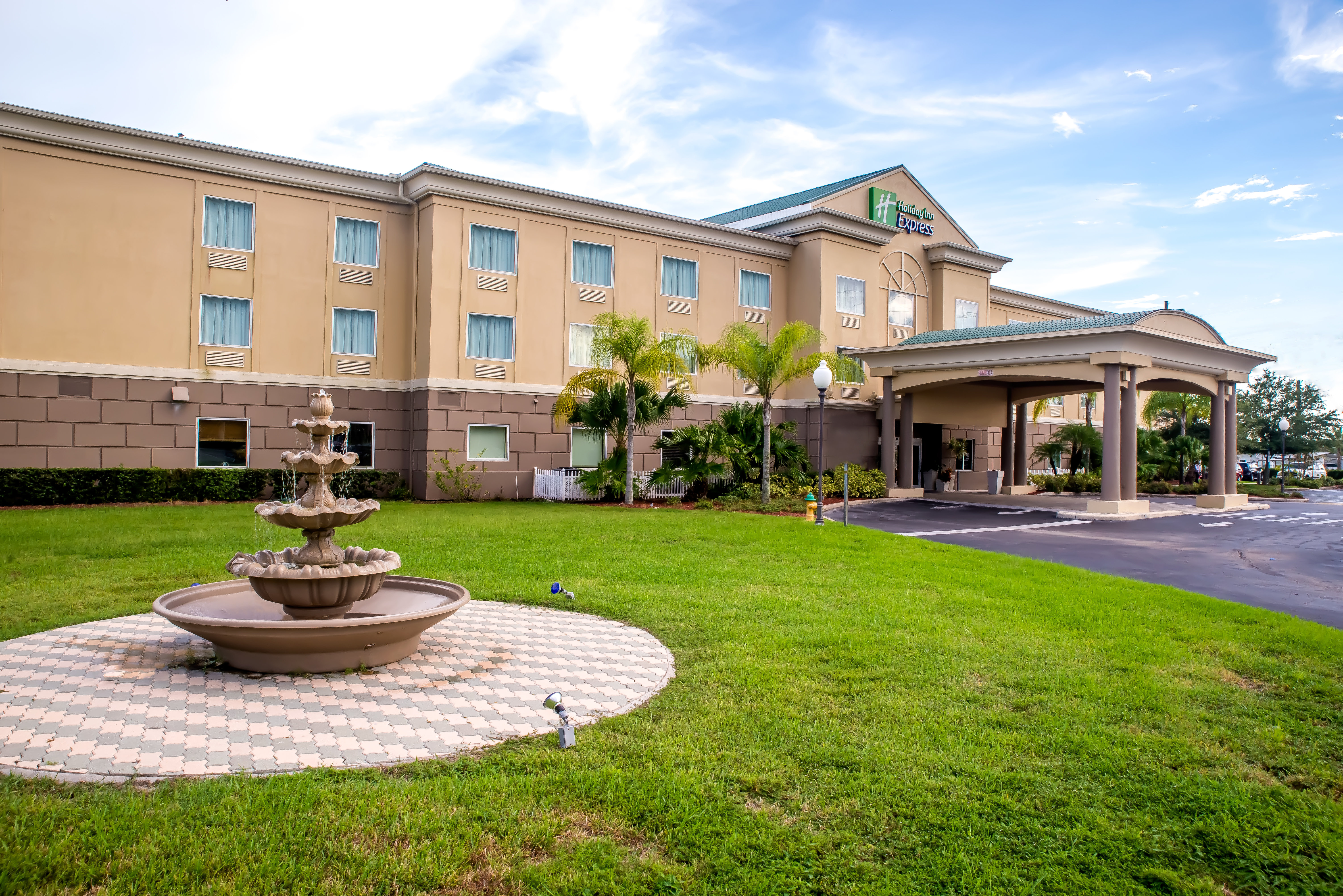 holiday inn express and suites cocoa by ihg