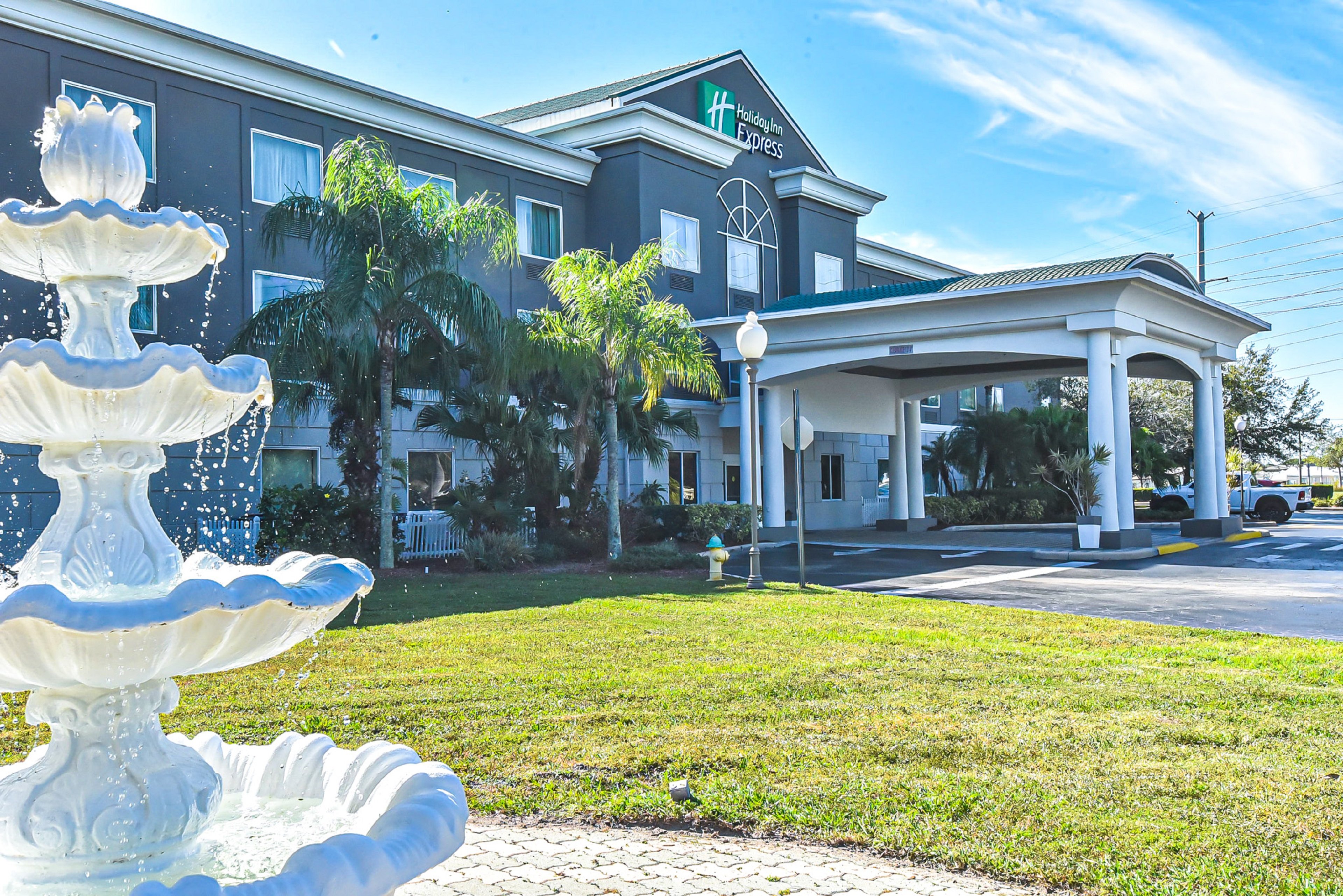 holiday inn express and suites cocoa by ihg