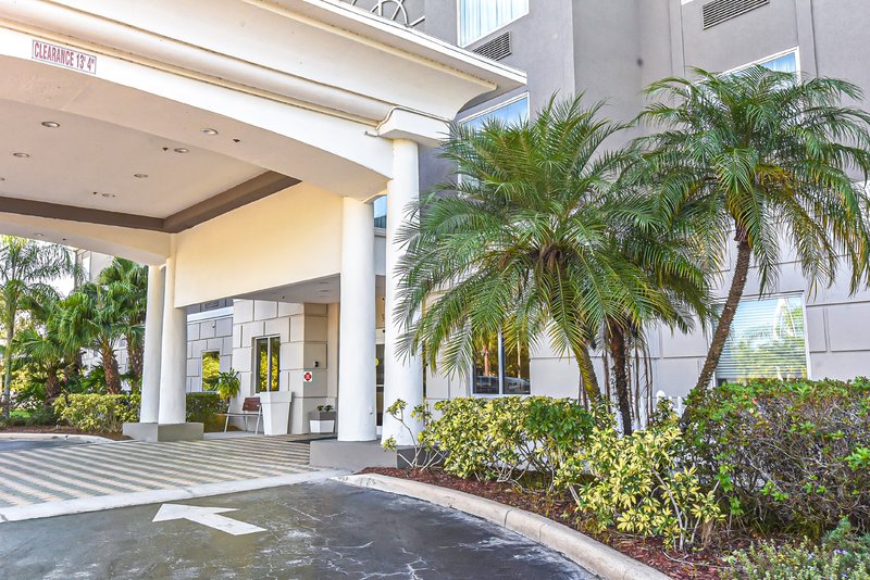holiday inn express and suites cocoa by ihg