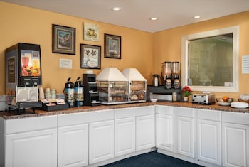 Monticello Inn Framingham,Natick>>Framingham,3 star