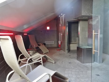 hotel excelsior magenta