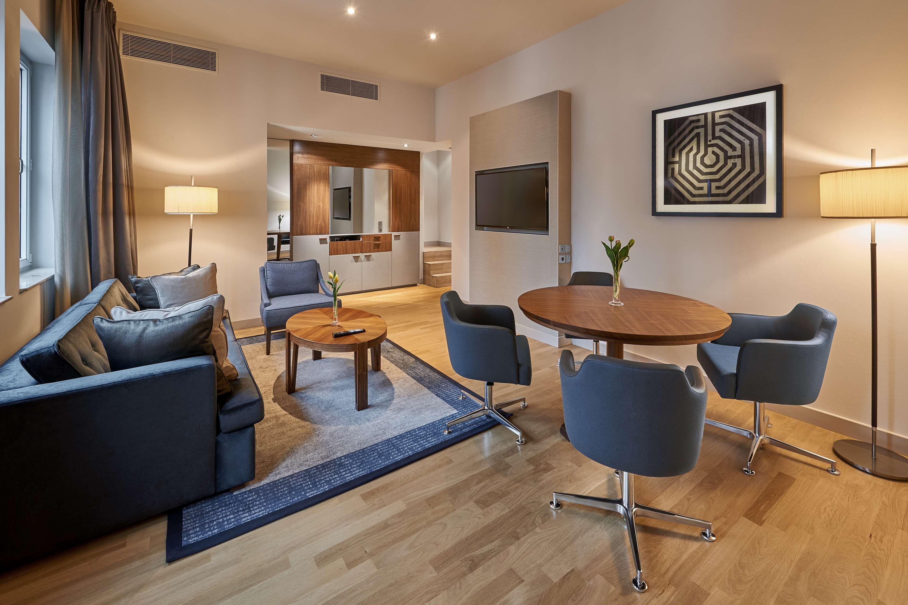 hilton cologne