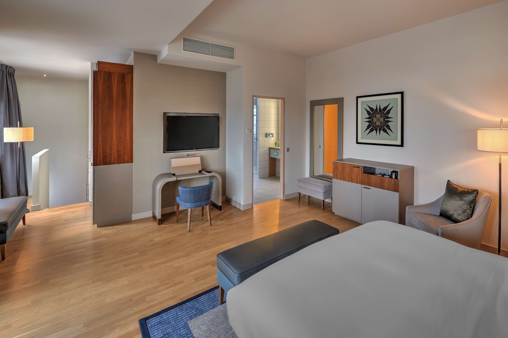hilton cologne