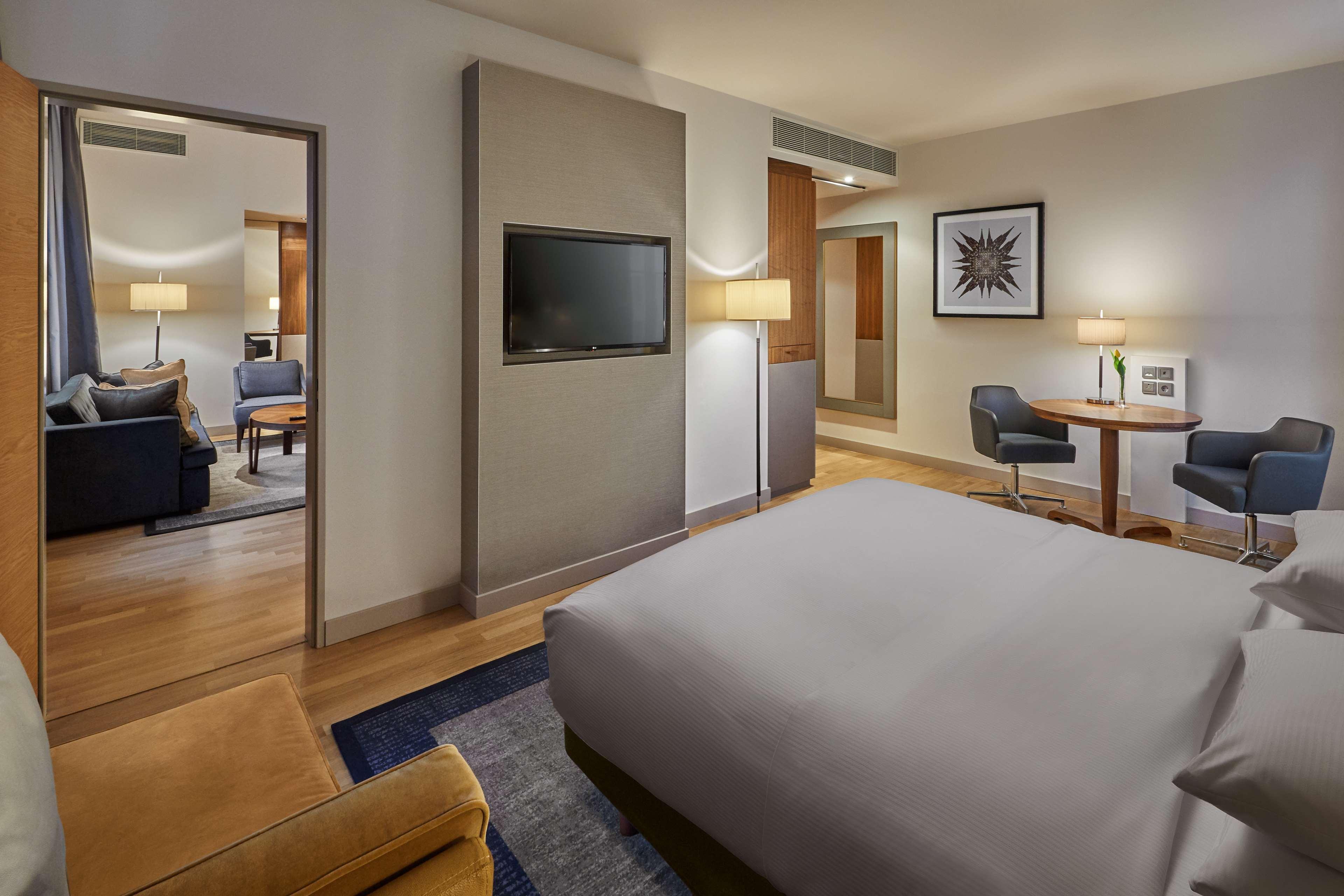 hilton cologne