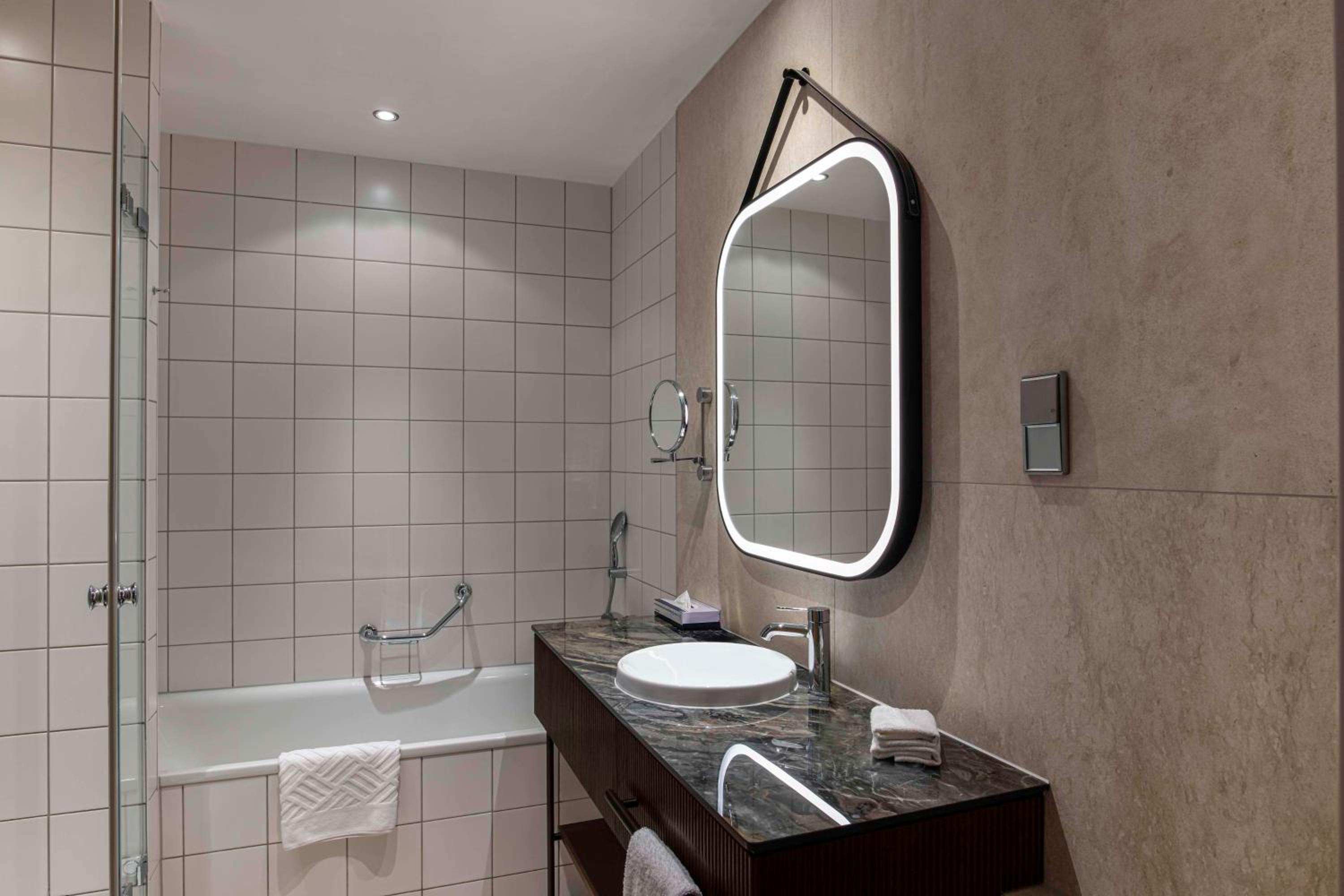 hilton cologne