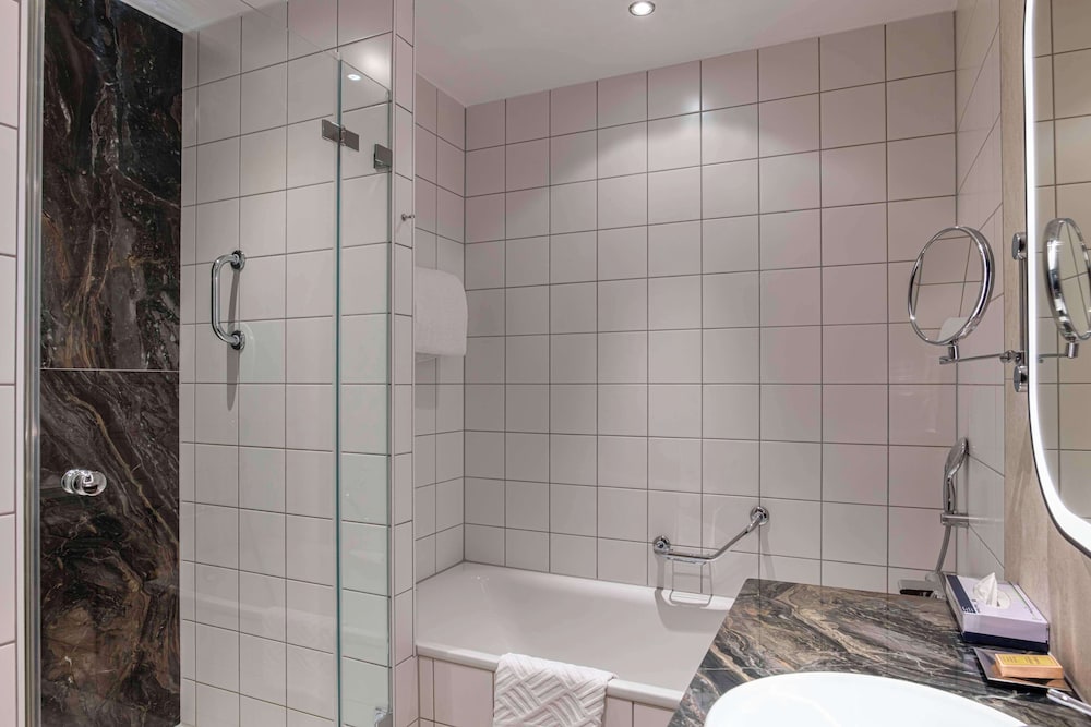 hilton cologne