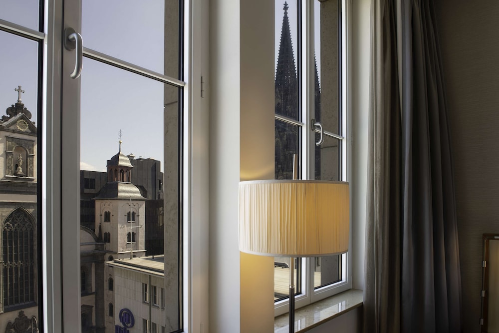hilton cologne