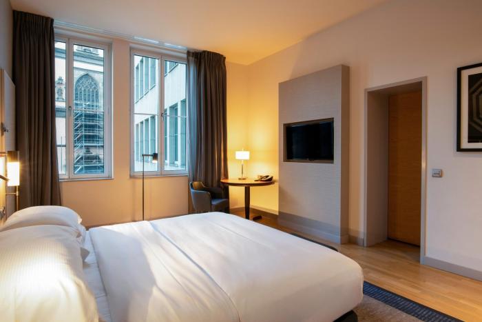 hilton cologne