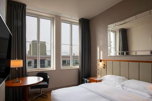 hilton cologne