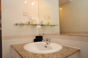 riverside serviced apartments