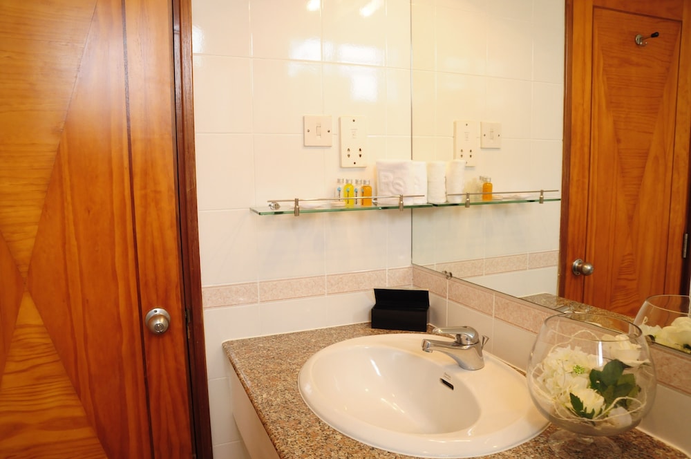 riverside serviced apartments