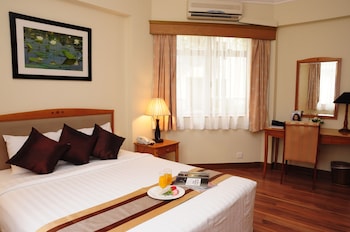 riverside serviced apartments