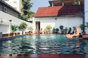 v central hotel
