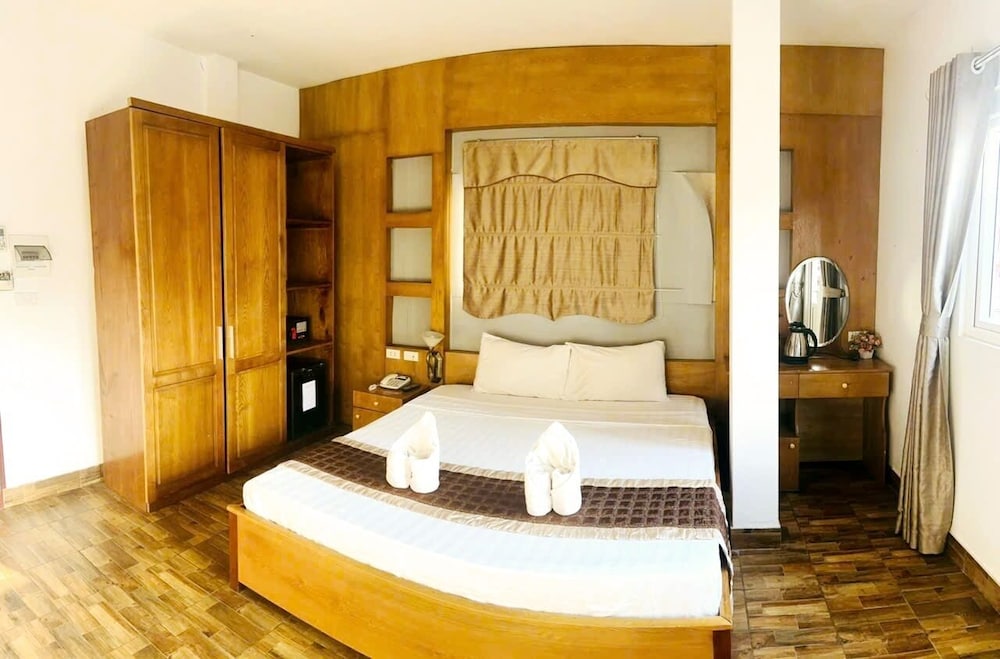 v central hotel