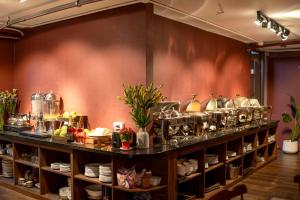 asian ruby hotel and apartment