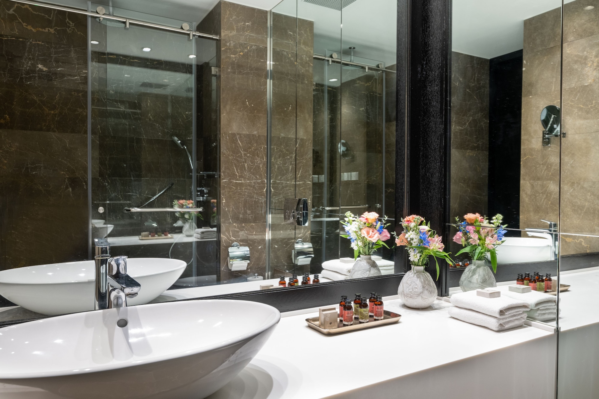hotel indigo tel aviv diamond district by ihg